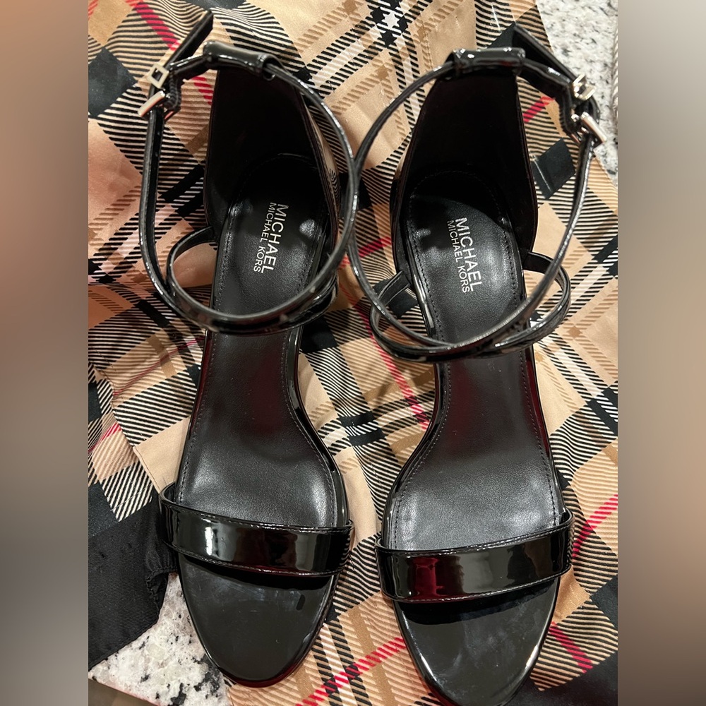 Size 8 Michael Kors Black Strappy Patent Heels - Picture 5 of 5